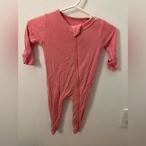 Kyte baby bamboo footie in pink. Lightly worn. Super soft and stretchy!